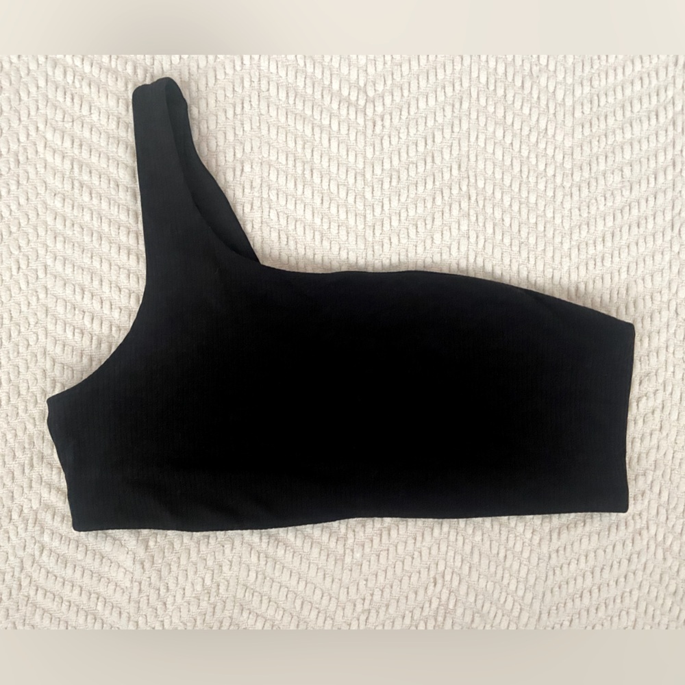 🖤Lululemon One Shoulder Sports Bra🖤